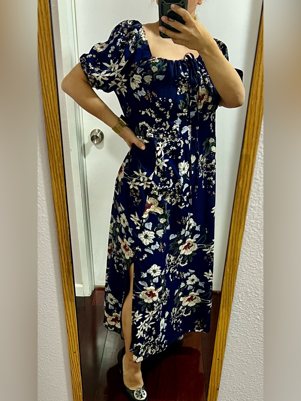 Navy Floral Puff-Sleeve Maxi Dress - Picture 2 of 4